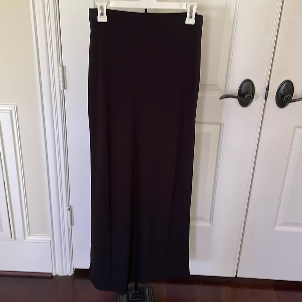 COPY - Long black skirt, slits on the sides
